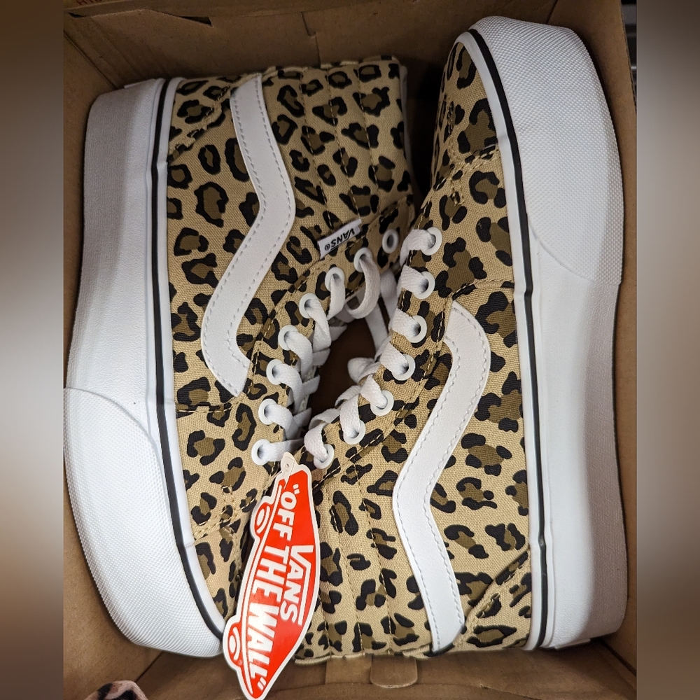 VANS FILMORE HIGH TOP PLATFORM SNEAKER - LEOPARD. - Picture 7 of 9